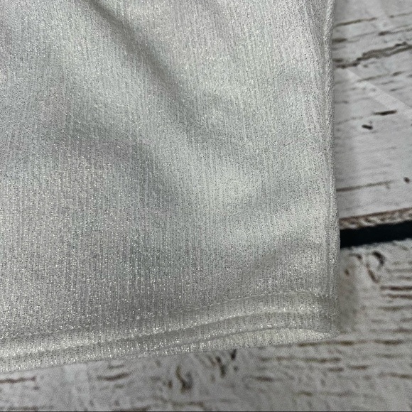 NWT PrettyLittleThing White Textured GLitter Spaguetty Strap Crop Top Size 4 - Picture 8 of 8